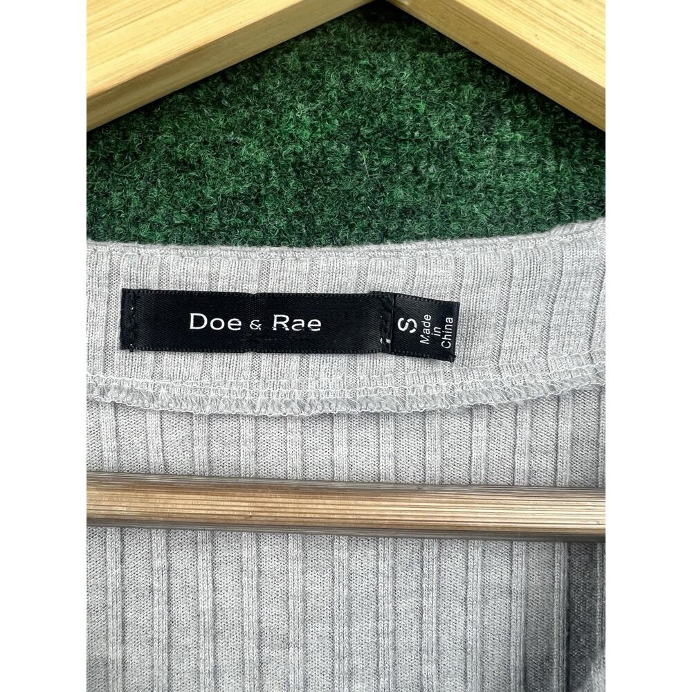 Doe & Rae Gray Rib-Knit V-Neck Button Front Raglan Cardigan Sweater S - Picture 3 of 8